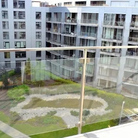Flat Triton Park 公寓